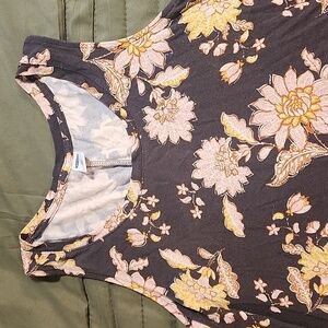 Old navy floral tank top